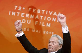 2019-05-19T174809Z_633968571_UP1EF5J1DG964_RTRMADP_3_FILMFESTIVAL-CANNES-DELON.JPG