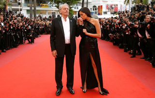 2019-05-19T191601Z_745649414_RC1EA4385DF0_RTRMADP_3_FILMFESTIVAL-CANNES-DELON.JPG