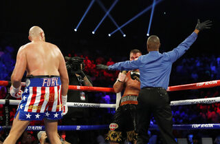 2019-06-16T043058Z_1950107901_RC12983DE2E0_RTRMADP_3_BOXING-HEAVYWEIGHT-FURY-SCHWARZ.JPG