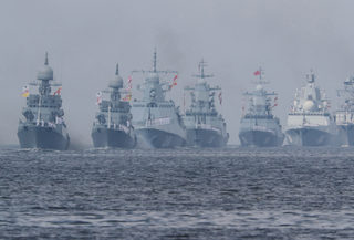 2019-07-28T101027Z_1607890894_RC15EC4C4560_RTRMADP_3_RUSSIA-NAVY-DAY-PARADE.JPG