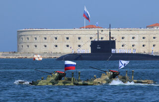 2019-07-28T124549Z_878353722_RC17086A0A70_RTRMADP_3_RUSSIA-NAVY-DAY-PARADE.JPG