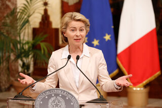 2019-08-02T105552Z_1725088697_RC1563554500_RTRMADP_3_ITALY-EU-CONTE-VON-DER-LEYEN.JPG