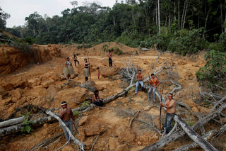 2019-08-23T000000Z_696819921_RC19BB9736D0_RTRMADP_3_BRAZIL-ENVIRONMENT-WILDFIRES.JPG