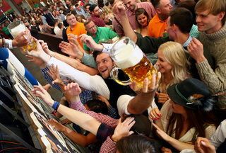 2019-09-21T102840Z_1251378783_RC162C182900_RTRMADP_3_GERMANY-OKTOBERFEST.JPG