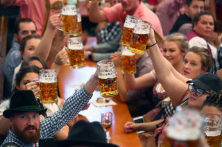 2019-09-21T103056Z_52516423_RC1D9BCEF9F0_RTRMADP_3_GERMANY-OKTOBERFEST.JPG