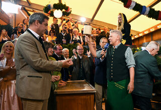 2019-09-21T100931Z_312435709_RC1F8514C410_RTRMADP_3_GERMANY-OKTOBERFEST.JPG