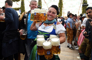 2019-09-21T112105Z_829817292_RC1A324DFCA0_RTRMADP_3_GERMANY-OKTOBERFEST.JPG