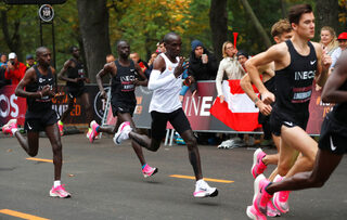 2019-10-12T065758Z_1928944852_RC1EF6F7D750_RTRMADP_3_ATHLETICS-KIPCHOGE.JPG