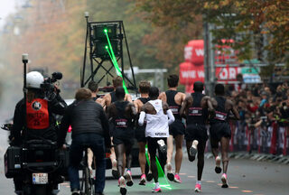 2019-10-12T064852Z_293735545_RC13E09D6730_RTRMADP_3_ATHLETICS-KIPCHOGE.JPG
