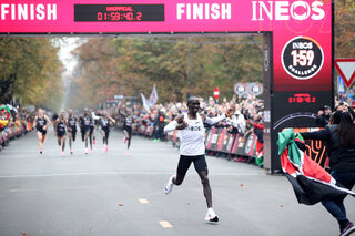 2019-10-12T122533Z_302541911_RC19DEFA1890_RTRMADP_3_ATHLETICS-KIPCHOGE.JPG