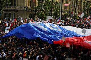 2019-10-26T004003Z_1813501259_RC1DED2BCA70_RTRMADP_3_CHILE-PROTESTS.JPG
