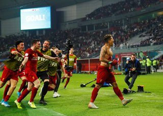 2019-12-21T194927Z_364500462_RC2VZD9DGJ3X_RTRMADP_3_SOCCER-CLUB-LIV-FLA-REPORT.JPG