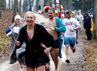 2020-02-15T162754Z_149896464_RC241F9606OQ_RTRMADP_3_ESTONIA-SAUNA-MARATHON.JPG