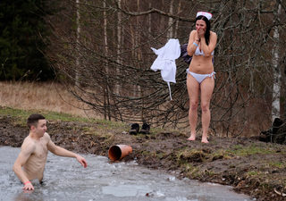 2020-02-15T163823Z_1022177315_RC241F9YTQAV_RTRMADP_3_ESTONIA-SAUNA-MARATHON.JPG