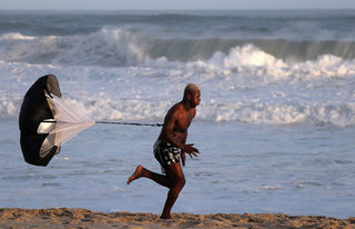 2020-04-04T220052Z_888895493_RC2YXF92F4GS_RTRMADP_3_HEALTH-CORONAVIRUS-BRAZIL.JPG