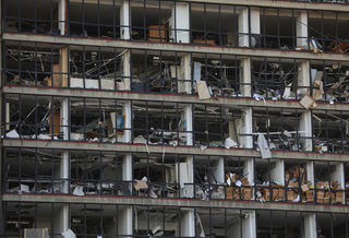 2020-08-05T044008Z_2146025555_RC2G7I9GPZMU_RTRMADP_3_LEBANON-SECURITY-BLAST.JPG