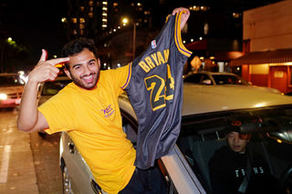 2020-10-12T062940Z_2119745478_NOCID_RTRMADP_3_NBA-LOS-ANGELES-LAKERS-WATCH-PARTY.JPG