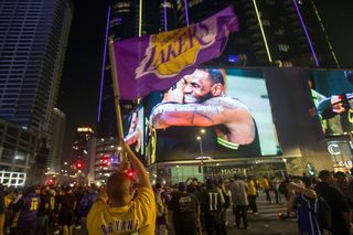 2020-10-12T071903Z_207004499_RC2VGJ9G8UUE_RTRMADP_3_BASKETBALL-NBA-MIA-LAL.JPG