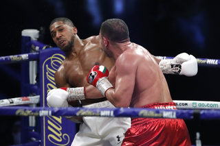 2020-12-12T232311Z_787878355_UP1EGCC1SYNR4_RTRMADP_3_BOXING-HEAVYWEIGHT-JOSHUA-PULEV.JPG