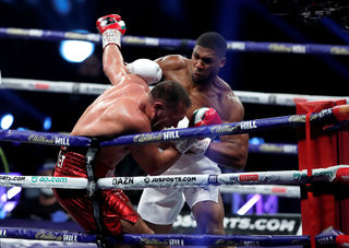 2020-12-12T235451Z_519876319_UP1EGCC1SJLQX_RTRMADP_3_BOXING-HEAVYWEIGHT-JOSHUA-PULEV.JPG