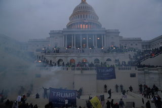 2021-01-07T015053Z_1749739195_RC2M2L9MWY3E_RTRMADP_3_USA-ELECTION-TRUMP.JPG