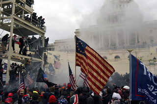 2021-01-06T211713Z_1518896029_RC2L2L9SIPEF_RTRMADP_3_USA-ELECTION-PROTESTS.JPG