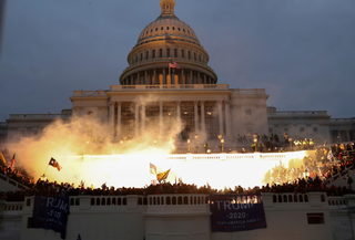 2021-01-07T001049Z_1988699511_RC2M2L9E1RR3_RTRMADP_3_USA-ELECTION-TRUMP.JPG