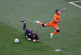 2021-06-27T182727Z_344535261_UP1EH6R1BTC21_RTRMADP_3_SOCCER-EURO-NLD-CZE-REPORT.JPG