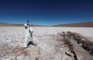 2021-09-14T095255Z_756045911_RC2E4P944GF7_RTRMADP_3_ARGENTINA-LITHIUM.JPG