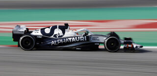 2022-02-23T143002Z_1241558841_UP1EI2N14A09P_RTRMADP_3_MOTOR-F1-TESTING.JPG