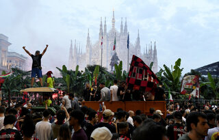 2022-05-22T192729Z_1365765740_UP1EI5M1I1R35_RTRMADP_3_SOCCER-ITALY-CELEBRATIONS.JPG