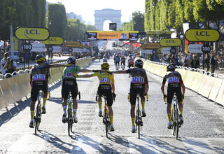 2022-07-24T181821Z_290480772_UP1EI7O1EUIK5_RTRMADP_3_CYCLING-FRANCE.JPG