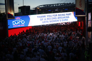 2022-07-31T201050Z_946689895_UP1EI7V1K1ZO2_RTRMADP_3_SOCCER-EURO-ENG-GER-FANS.JPG