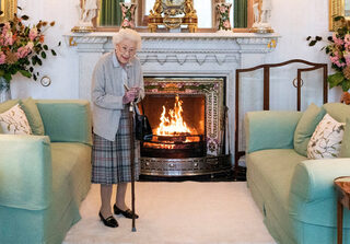 2022-09-08T130658Z_1535827613_RC2OBW9NV0MT_RTRMADP_3_BRITAIN-POLITICS-LEADERSHIP-QUEEN.JPG