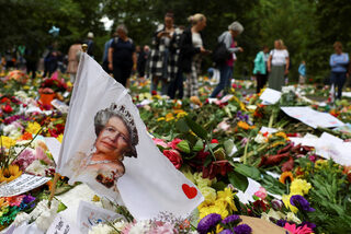 2022-09-15T133044Z_930324035_RC2PHW9PHTE3_RTRMADP_3_BRITAIN-ROYALS-QUEEN.JPG