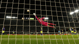 2022-09-15T200130Z_1845957794_UP1EI9F1JMGEH_RTRMADP_3_SOCCER-EUROPA-BET-LUD-REPORT.JPG