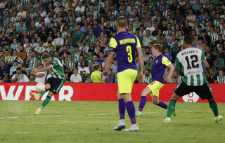 2022-09-15T194538Z_1952434833_UP1EI9F1IW0DG_RTRMADP_3_SOCCER-EUROPA-BET-LUD-REPORT.JPG