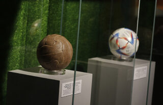 2022-10-10T115229Z_1744396455_UP1EIAA0WZF2A_RTRMADP_3_SOCCER-WORLDCUP-EXHIBITION.JPG