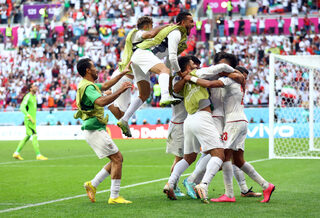 2022-11-25T120943Z_2099094805_UP1EIBP0XS5IC_RTRMADP_3_SOCCER-WORLDCUP-WAL-IRN-REPORT.JPG