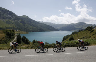 2023-07-19T130848Z_1323889283_UP1EJ7J10IMFW_RTRMADP_3_CYCLING-FRANCE.JPG