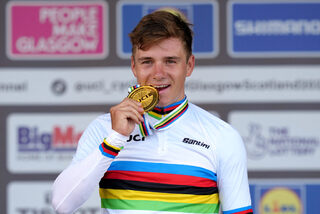 2023-08-11T162659Z_1868172094_UP1EJ8B19OXDX_RTRMADP_3_CYCLING-WORLD.JPG