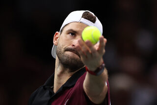 2023-11-04T154216Z_1804850710_UP1EJB417MEWW_RTRMADP_3_TENNIS-PARIS.JPG