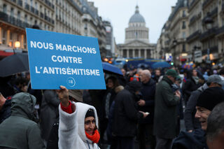 2023-11-12T160315Z_1179984280_RC2RB4AEMC8X_RTRMADP_3_ISRAEL-PALESTINIANS-FRANCE-ANTISEMITISM.JPG