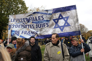 2023-11-12T135715Z_863245034_RC2PB4AMGUAU_RTRMADP_3_ISRAEL-PALESTINIANS-FRANCE-ANTISEMITISM.JPG