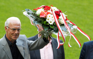 2024-01-08T163000Z_384445959_RC269N7515WG_RTRMADP_3_PEOPLE-BECKENBAUER.JPG