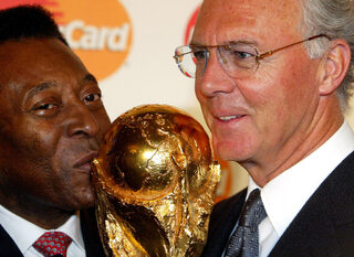 2024-01-08T170349Z_1432449643_RC2BI86TCFLU_RTRMADP_3_PEOPLE-BECKENBAUER.JPG
