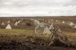 2024-01-11T070138Z_1243911994_RC2A65APR69T_RTRMADP_3_UKRAINE-CRISIS-FORTIFICATIONS.JPG