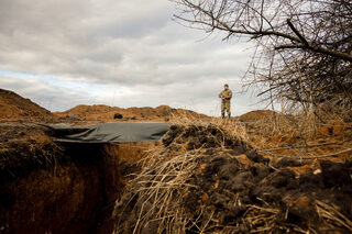 2024-01-11T070152Z_817404172_RC2B65ALH6RW_RTRMADP_3_UKRAINE-CRISIS-FORTIFICATIONS.JPG