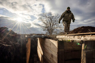 2024-01-11T070204Z_1595739940_RC2B65AOD0G3_RTRMADP_3_UKRAINE-CRISIS-FORTIFICATIONS.JPG