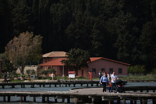 2024-04-04T080216Z_399212578_RC2MX6ASKUS6_RTRMADP_3_ALBANIA-SERBIA-KUSHNER.JPG